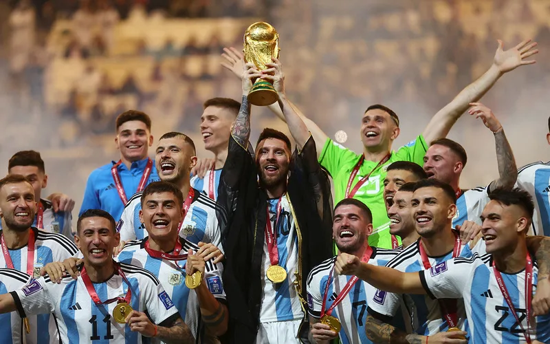 messi cao bao nhieu tieu su va su nghiep vi dai cua goat